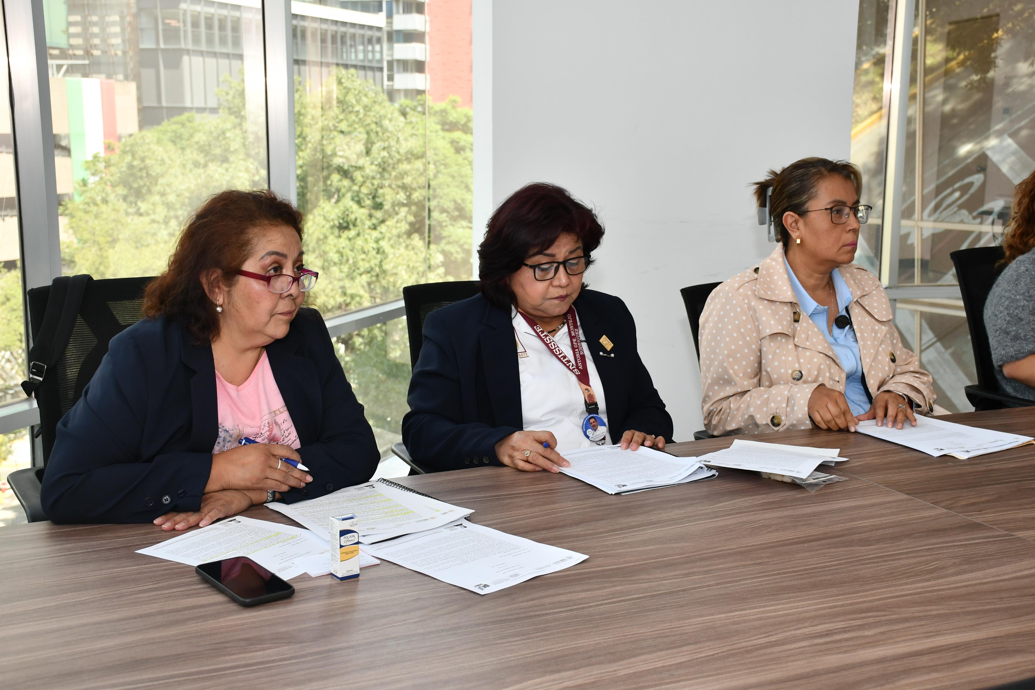 Sesión de la Comisión Nacional Mixta de Becas 